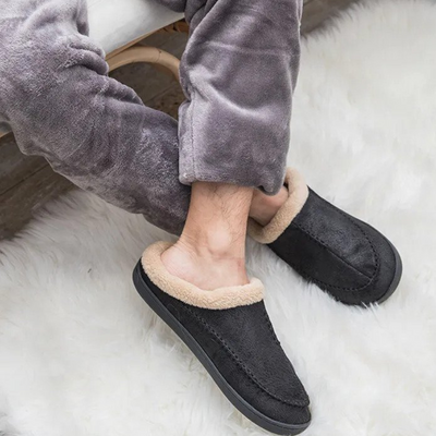 CloudSoft Indoor Slippers | Fleece-lined men's slippers to slip into-Grace Aura