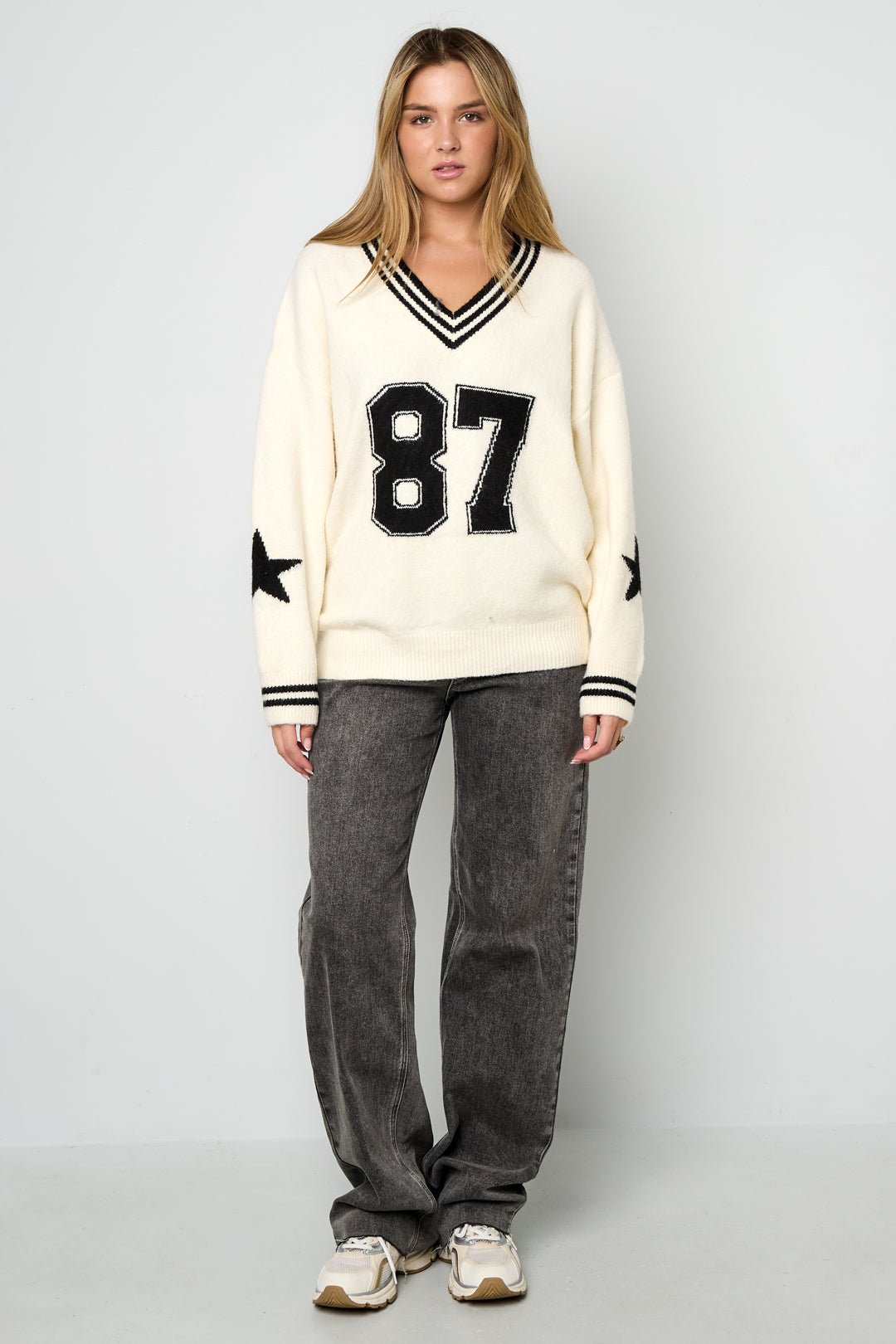 Oversized Jumper | NYC | V-Neck | Knitted Sweater | Women's Knitwear-Grace Aura